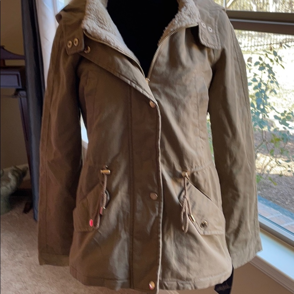 NWT XS collection B coat